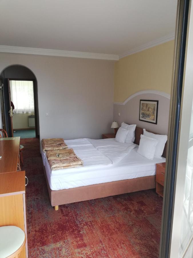 Hotel Makpetrol Struga Esterno foto